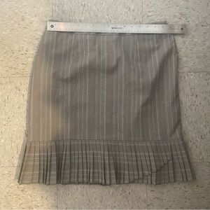Grey striped pleated skirt